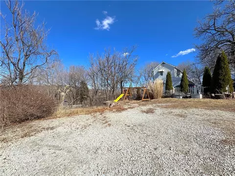 309 Walnut St, Irwin, PA 15642 photo 32