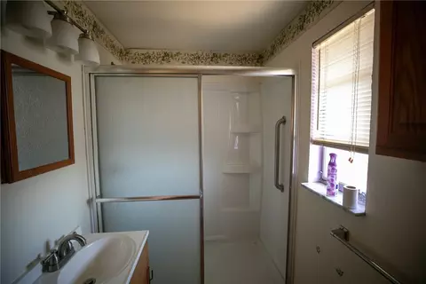 Bath - 105 General Braddock Dr, Braddock, PA 15104 photo 3 of 3