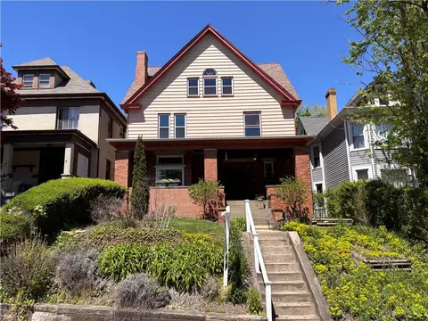 1470 Crafton Blvd, Crafton, PA 15205