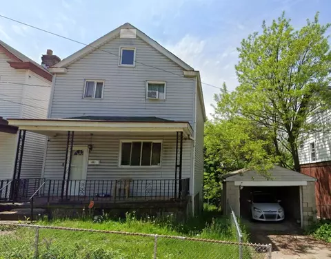 303 Fair Oaks St, Mckees Rocks, PA 15136