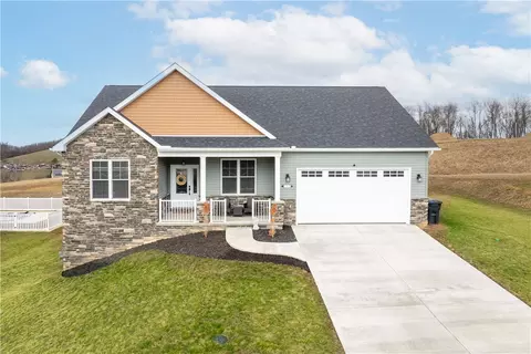207 Ruby Dr, Uniontown, PA 15401