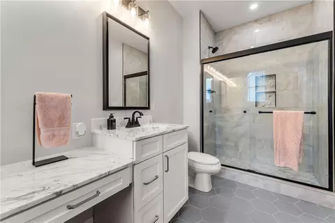 Bath - 207 Ruby Dr, Uniontown, PA 15401 photo 2 of 3