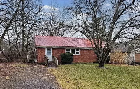 207 Middle Trl, Butler, PA 16002