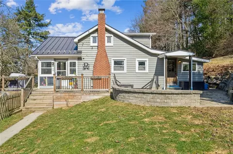 708 Myers Dr, New Kensington, PA 15068
