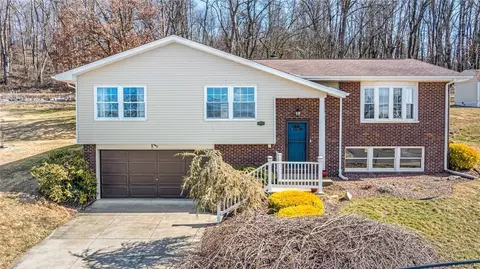 1214 Royal Dr, Aliquippa, PA 15001