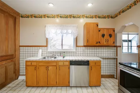 638 Chestnut St, Irwin, PA 15642 photo 11
