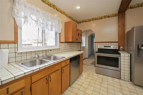 638 Chestnut St, Irwin, PA 15642 photo 9