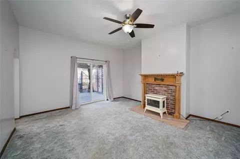 638 Chestnut St, Irwin, PA 15642 photo 3