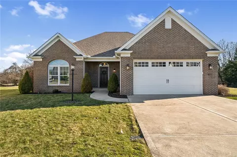 827 Hearthstone Cir, Greensburg, PA 15601