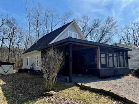 335 Algoma Ln, New Castle, PA 16105