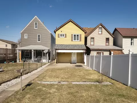 331 Longfellow St, Vandergrift, PA 15690 photo 4