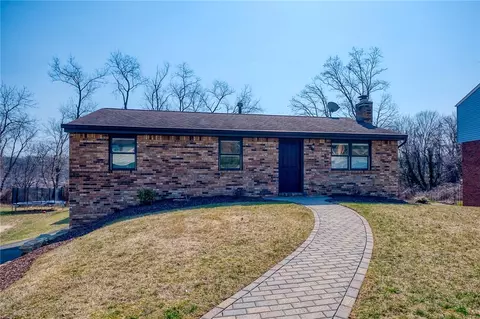 2141 Cayuga Dr, Pittsburgh, PA 15239