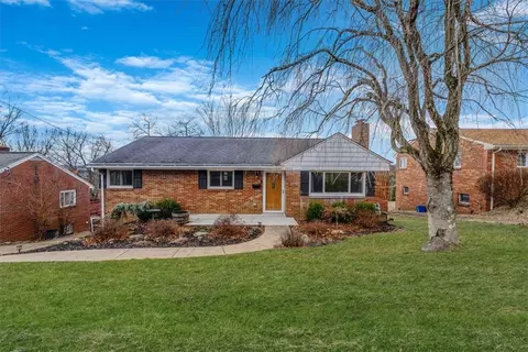633 Woodland Rd, Canonsburg, PA 15317