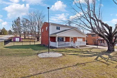 125 Sunrise Dr, Irwin, PA 15642