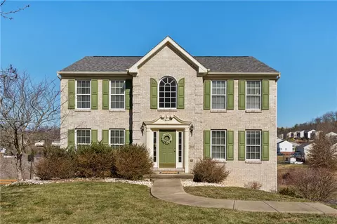 211 Coachside Dr, Washington, PA 15301