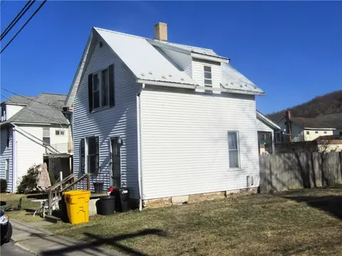 215 Franklin St, Hooversville, PA 15936