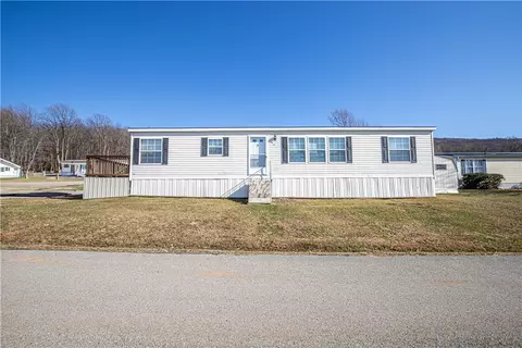 99 Arlene, Hopwood, PA 15445