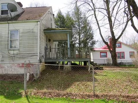 Exterior - 64 Valley Rd, Eighty Four, PA 15330 photo 1 of 9