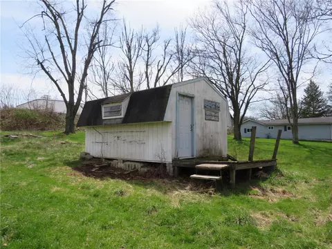 Exterior - 64 Valley Rd, Eighty Four, PA 15330 photo 8 of 9