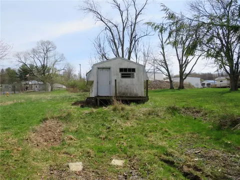 Exterior - 64 Valley Rd, Eighty Four, PA 15330 photo 7 of 9