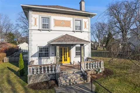728 8th St, Oakmont, PA 15139