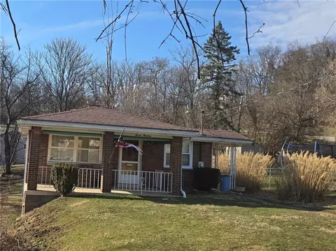 719 Julia St, Jeannette, PA 15644