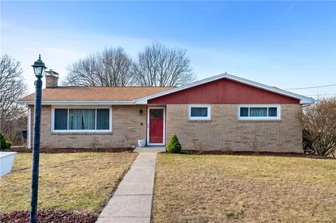 213 White Oak Dr, New Kensington, PA 15068