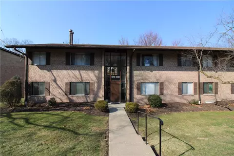 5079 Sanlin Dr, Coraopolis, PA 15108