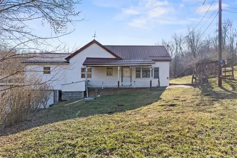 100 Hammond Ave, Slovan, PA 15078