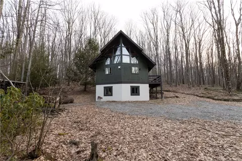 200 Juniper Ln, Rockwood, PA 15557