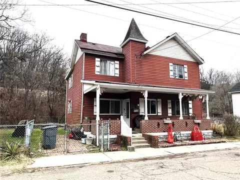 438 Church St Ext, Turtle Creek, PA 15145