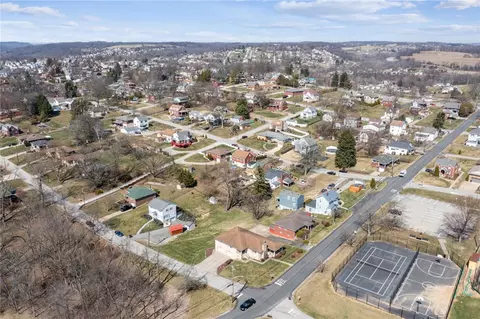 1325 10th St, Irwin, PA 15642 photo 6