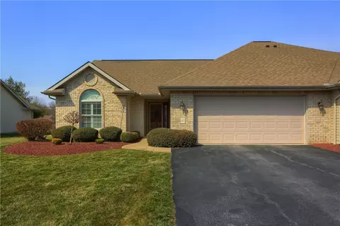 41 Fields Dr, New Castle, PA 16101