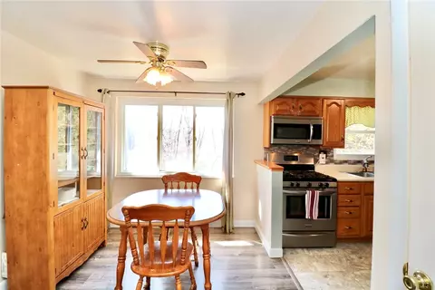 152 Wickham Dr, Monaca, PA 15061 photo 5