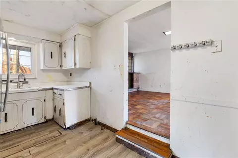 4623 E Willock Rd, Pittsburgh, PA 15227 photo 9