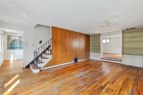 4623 E Willock Rd, Pittsburgh, PA 15227 photo 2