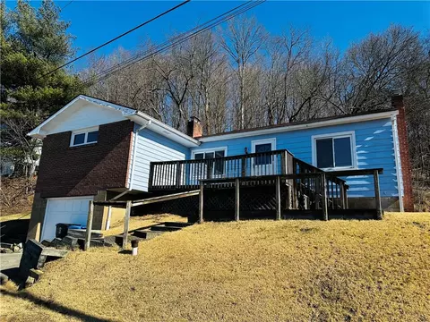 5920 Chesney St, Elizabeth Twp, PA 15135