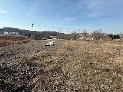 731 Manor Rd, Delmont, PA 15626
