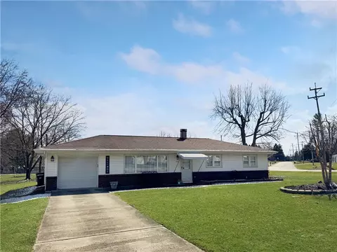970 Clarksville Rd, Hermitage, PA 16148
