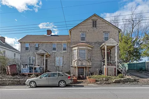 2194 E National Pike, Scenery Hill, PA 15360