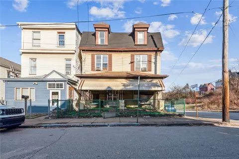 21 Moody, Braddock, PA 15104
