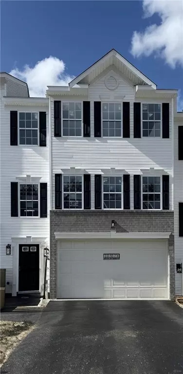 177 Lockheed Dr, Coraopolis, PA 15108