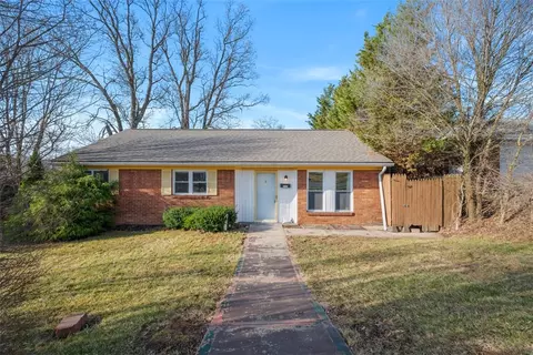 1932 Crestmont, Aliquippa, PA 15001