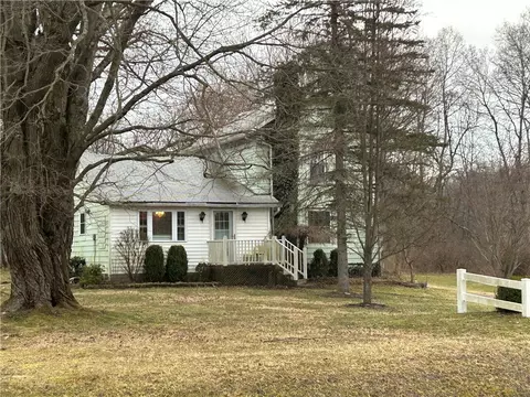 65 St Glory Rd, Greenville, PA 16125