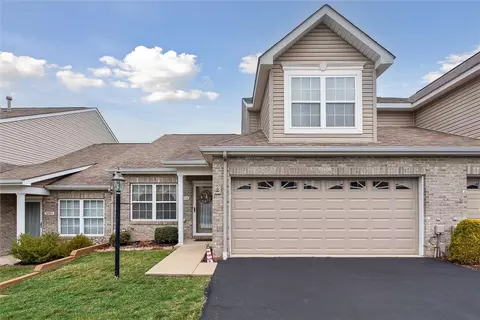 3018 Ironwood Cir, Jeannette, PA 15644