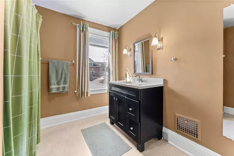 Bath - 495 End Ave, Beaver, PA 15009 photo 2 of 2