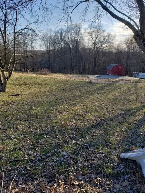 151 Sandy Dr, Clinton, PA 15026