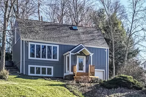 86 Academy Dr, Aliquippa, PA 15001