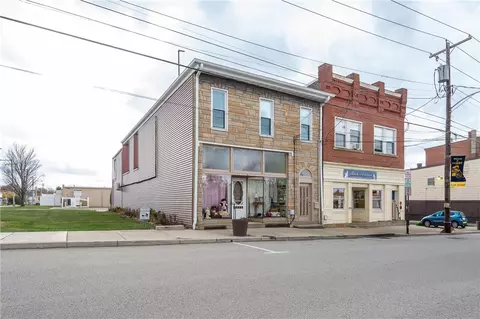 136 S Chestnut St, Derry, PA 15627