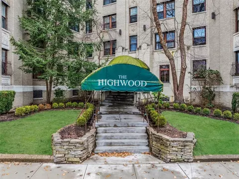 372 S Highland Ave #306, Pittsburgh, PA 15206
